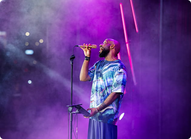 LIVE PERFORMANCES